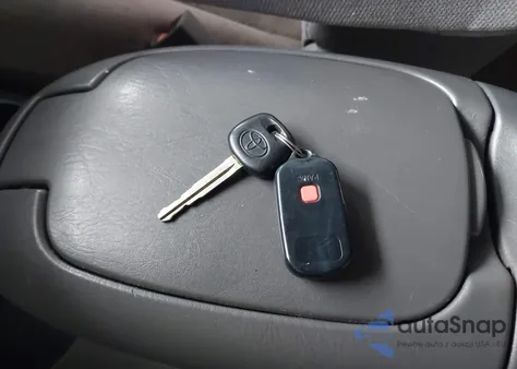 2003 Toyota Sequoia Sr5 V8 z USA, uszkodzony, nr VIN 5TDZT34AX3S138908